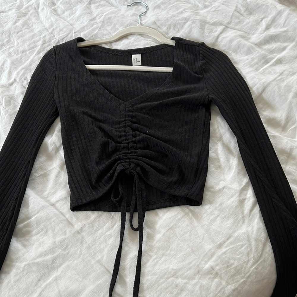 H&M black ribbed blouse